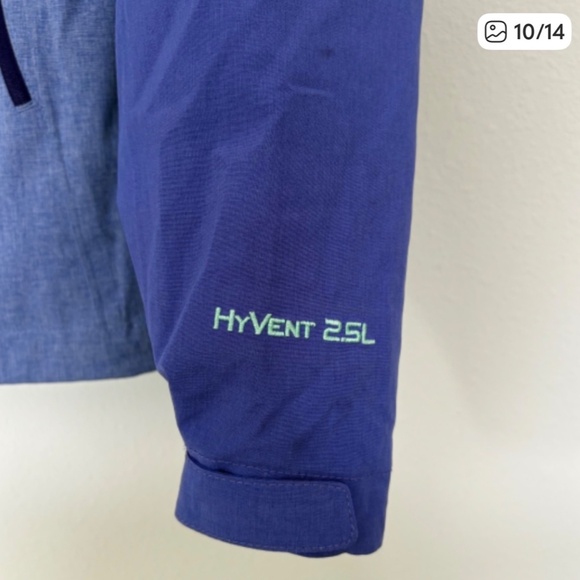 Women’s Ski Outfit - Picture 9 of 15